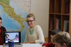 montessori-school-kids-teaching-italy-students