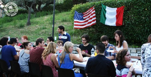 American and Italian students traded cultural traditions and language tips at a barbecue-themed Tandem on the Fourth of July. 